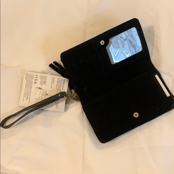 Cell phone wallet and charger - Picture 2 of 3